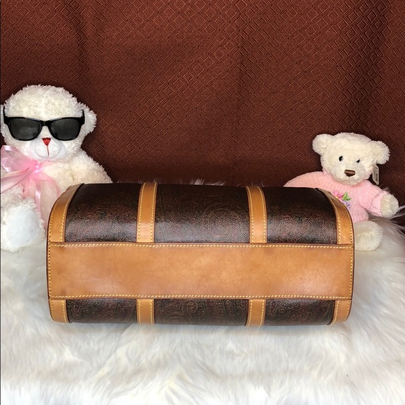 Authentic ✅ - Picture 2 of 8